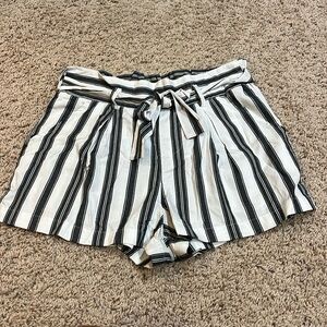 White & Grey Striped Shorts (Size 7)